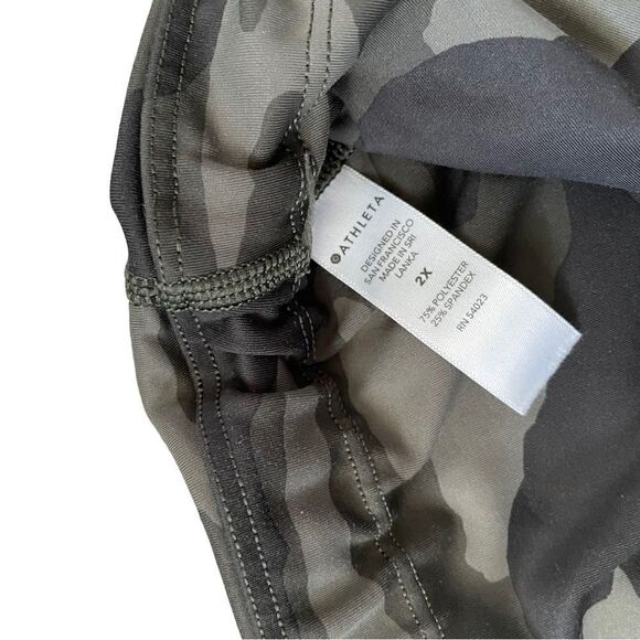 ATHLETA Ultimate Camo 7/8 Tight Green Black Size 2X - Picture 7 of 8